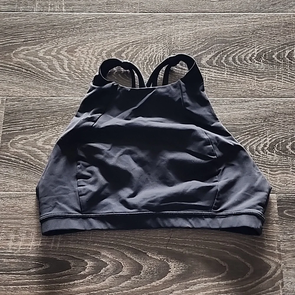 🦜 Lululemon free to be sernene Sports Bra 🦜